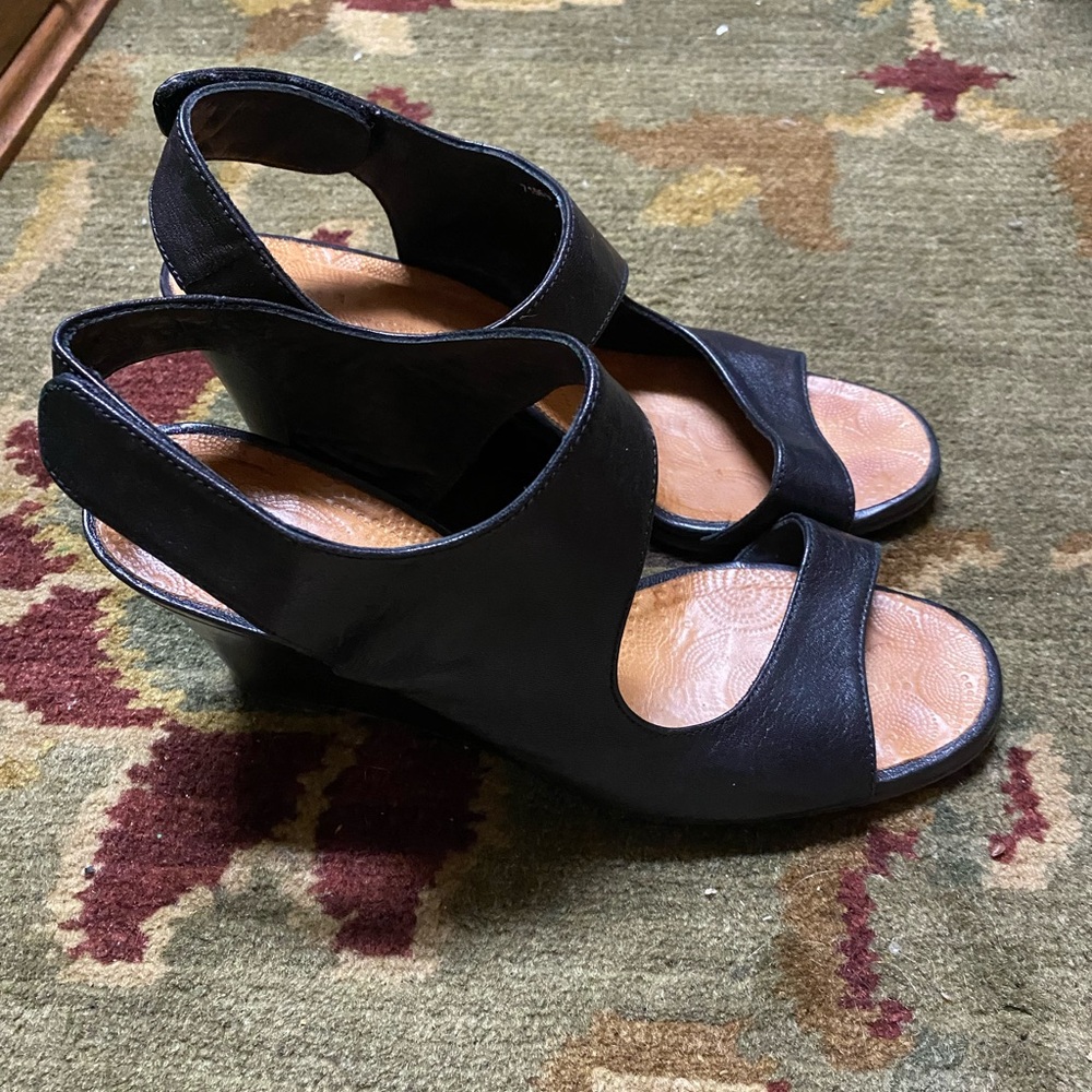 Chie Mihara Leather Wedge Sandals Sz Women’s 8.5